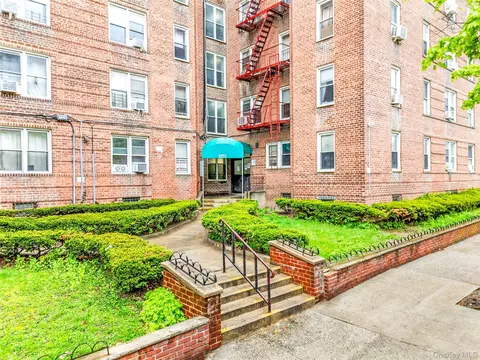 2275 Cruger Ave #3A, New York, NY 10467