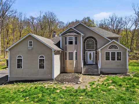 155 Alexander Rd, Monroe, NY 10950