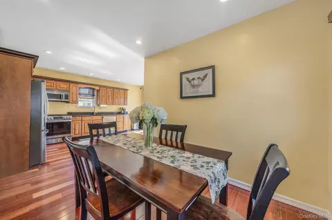 Dining - 36 Nottingham Ave, Patchogue, NY 11772 photo 1 of 2