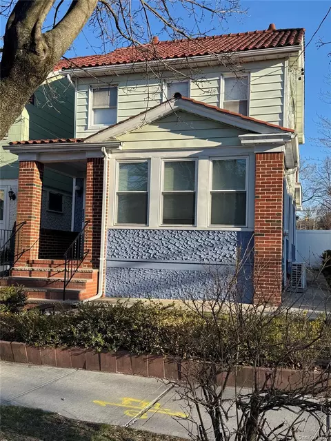 8802 79th Ave, Glendale, NY 11385