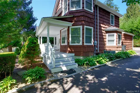 193 Woodbury Rd, Woodbury, NY 11797
