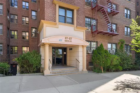 6787 Booth St #5H, Forest Hills, NY 11375