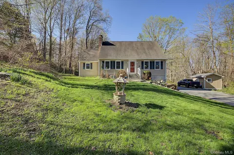 57 Buhleir Rd, Pawling, NY 12564