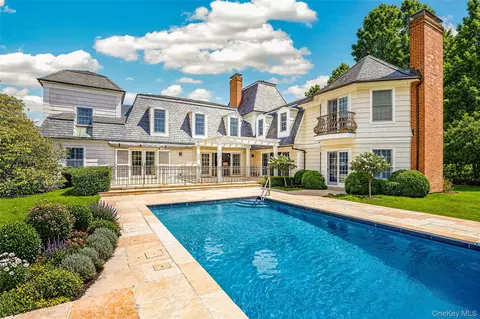 299 Narrow Ln, Southampton, NY 11968
