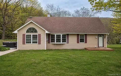 164 Bloomer Rd, Union Vale, NY 12540