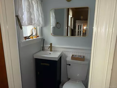 Bath - 37 Eimer St, Orangetown, NY 10983 photo 1 of 1