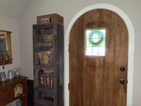Entry Way - 37 Eimer St, Orangetown, NY 10983 photo 1 of 2