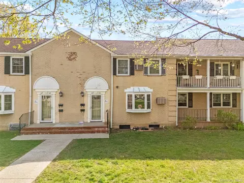 67-46 223rd Pl #A, Oakland Gardens, NY 11364