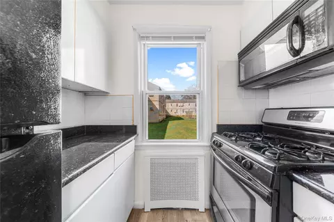 71-46 Little Neck Pkwy #155A, New York, NY 11426
