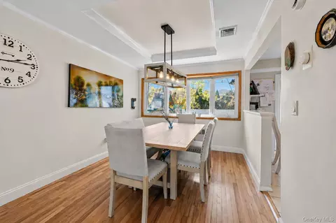 Dining - 61 Winthrop Rd, Plainview, NY 11803 photo 1 of 2