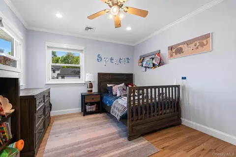 Bedroom - 61 Winthrop Rd, Plainview, NY 11803 photo 6 of 7
