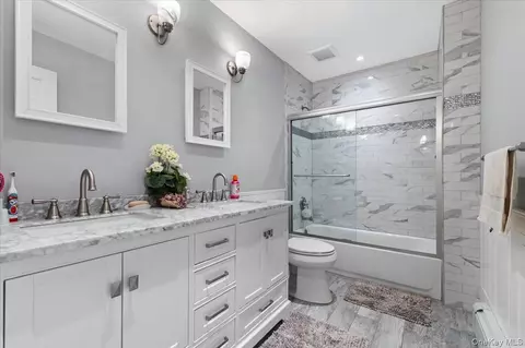 Bath - 61 Winthrop Rd, Plainview, NY 11803 photo 1 of 3