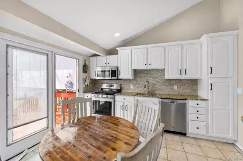Kitchen - 61 Winthrop Rd, Plainview, NY 11803 photo 1 of 3