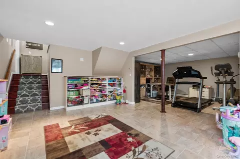 Other - 61 Winthrop Rd, Plainview, NY 11803 photo 7 of 9