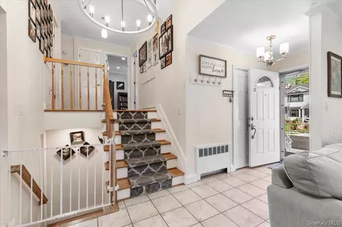 Entry Way - 61 Winthrop Rd, Plainview, NY 11803 photo 3 of 3