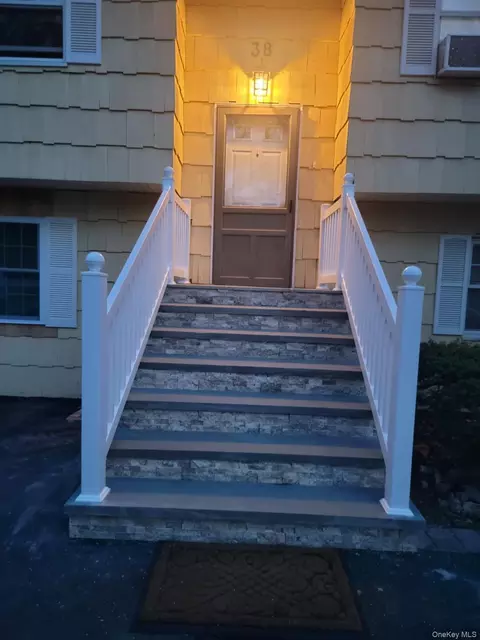 38 Sage St, Central Islip, NY 11722