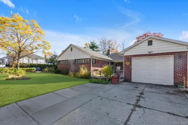 214-40 24th Ave, Bayside, NY 11360