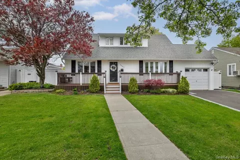 3603 Southview Ave, Wantagh, NY 11793