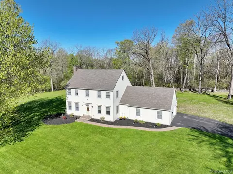 1051 Ridgebury Rd, Wawayanda, NY 10958