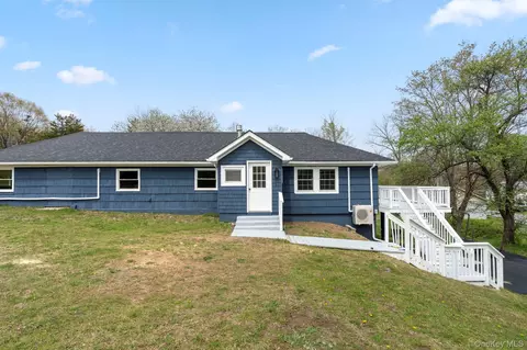 905 N Quaker Ln, Staatsburg, NY 12580