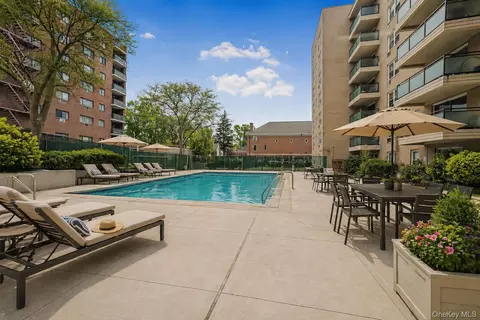 377 Westchester Ave #6J, Port Chester, NY 10573
