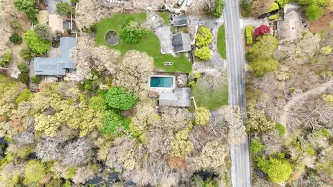 79 Brooksite Dr, Smithtown, NY 11787