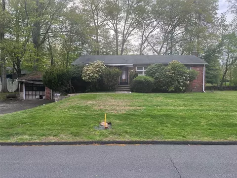 7 Radcliff Dr, Clarkstown, NY 10956