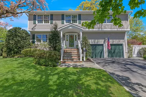 6 Maple Ave, Locust Valley, NY 11560