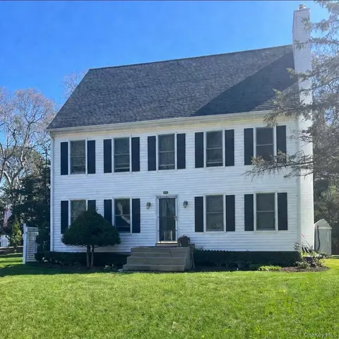 533 Montauk Hwy, Westhampton Beach, NY 11978