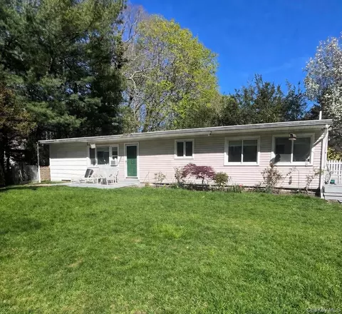 531 Montauk Hwy, Westhampton Beach, NY 11978
