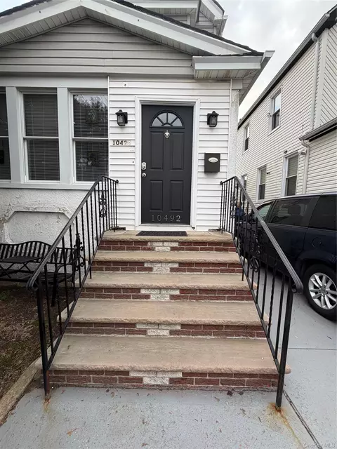 10492 129th St, South Richmond Hill, NY 11419