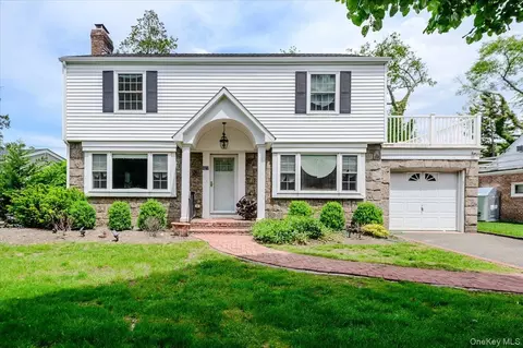 427 Westminster Rd, Rockville Centre, NY 11570