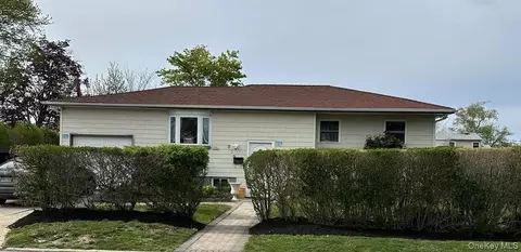 313 2nd Ave, Brentwood, NY 11717