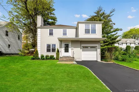 21 Keogh Ln, New Rochelle, NY 10805