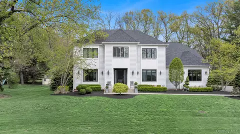 12 Dalewood Dr, Ramapo, NY 10901