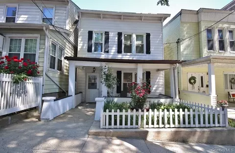 521 E 235th St, New York, NY 10470