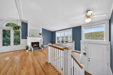 66 Edgemere Ave, Greenwood Lake, NY 10925