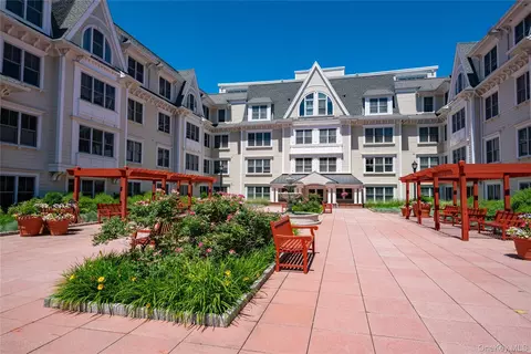 225 Stanley Ave #109, Mamaroneck, NY 10543