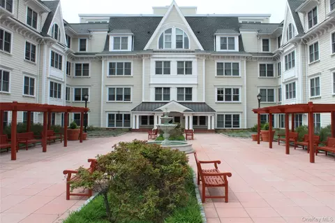 225 Stanley Ave #109, Mamaroneck, NY 10543