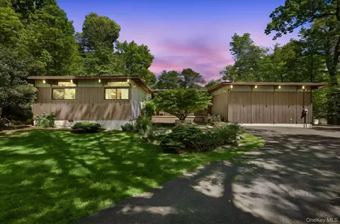 51 Eastern Dr, Greenburgh, NY 10502