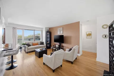 400 Cozine Ave #5E, Brooklyn, NY 11207