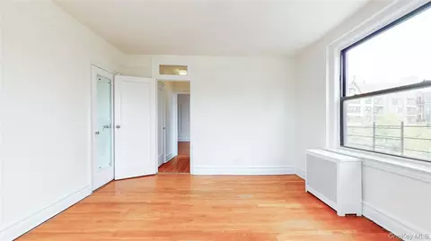 72-34 Austin St #D3, Forest Hills, NY 11375