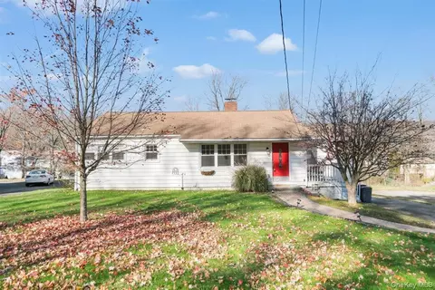 22 Quaker Hill Rd, Monroe, NY 10950
