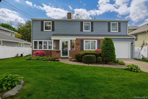 1682 Hannington Ave, Wantagh, NY 11793