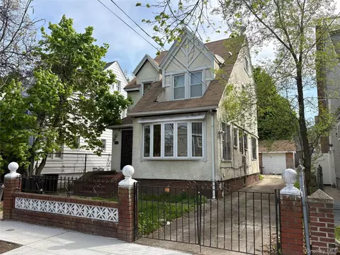 115-57 196th St, New York, NY 11412