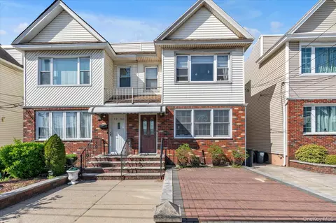 5936 69th Pl, New York, NY 11378