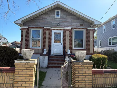 634 Minnieford Ave, New York, NY 10464