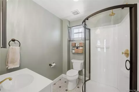 Bath - 318 Union Ave, Peekskill, NY 10566 photo 1 of 3