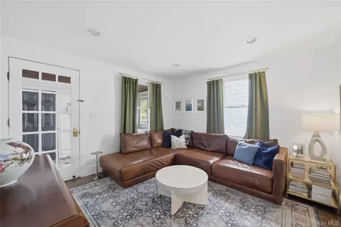 Entry Way - 318 Union Ave, Peekskill, NY 10566 photo 1 of 1