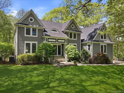 44 Scofield Rd, Pound Ridge, NY 10576